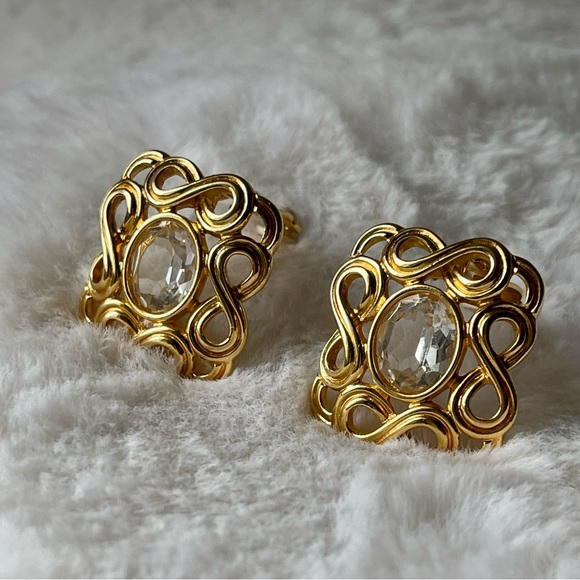 SWAROVSKI | VINTAGE | Gold Tone Large Bold Statement Clip On Earrings - Picture 3 of 13